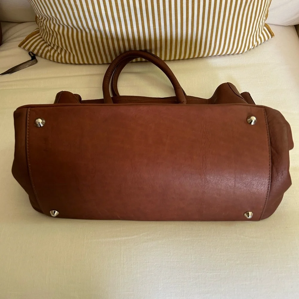 Mark & Graham Brown Leather Tote Classic Design - Picture 5 of 10